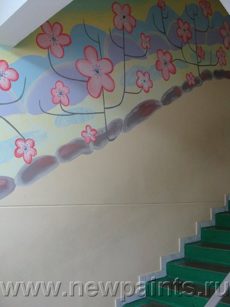 Школа 1995, Москва. Стены на лестнице расписаны моющейся цветной краской.