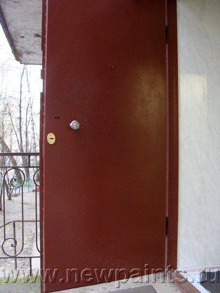 Железная дверь, покрашенная антикором. г.Химки.