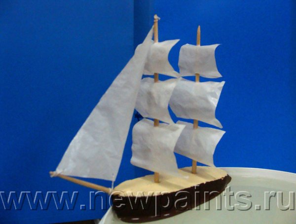 Кораблик, игрушка. Покрашена резиновой краской. Действующая модель, имеет великолепные мореходные качества.